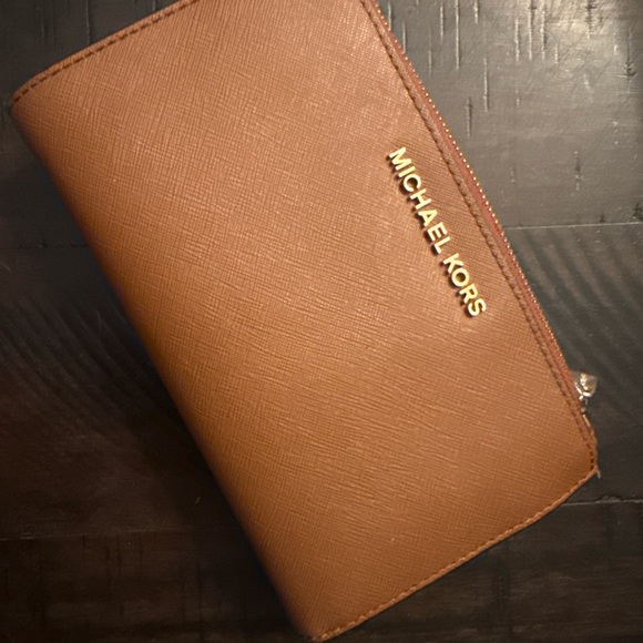 Michael Kors Tan Tote and Wallet Set - Picture 3 of 4